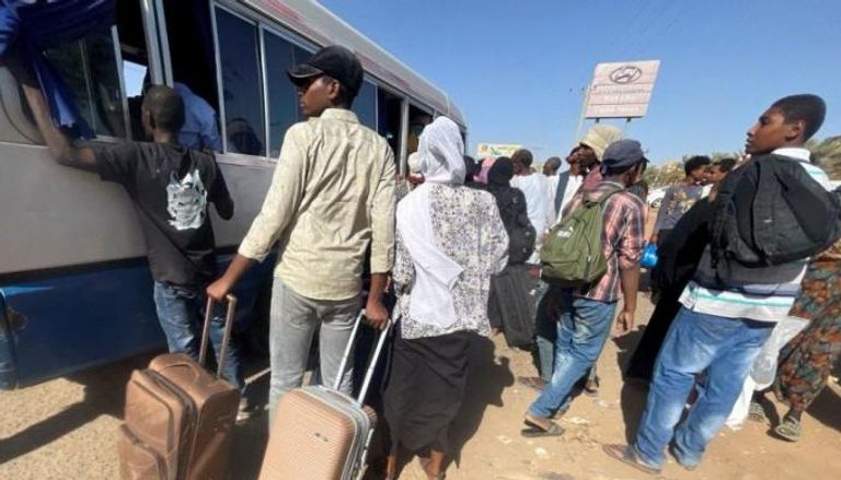 155035843landairevacuateforeignnationalssudan700x400 امدر تايمز