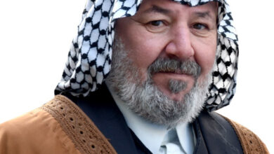 بين بلاغة الوهم وعقم المنظومة.. رسالة مفتوحة إلى رأس السلطة حول "خياطي الأثواب القديمة" ​بقلم/ عدنان صگر الخليفة