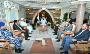 عقد رئيس مجلس الوزراء الدكتور كامل إدريس اجتماعاً موسعاً اليوم بالخرطوم، ضم عدداً من الوزراء وممثلي الأجهزة
