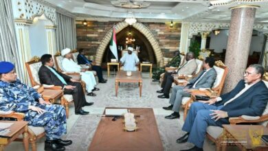 عقد رئيس مجلس الوزراء الدكتور كامل إدريس اجتماعاً موسعاً اليوم بالخرطوم، ضم عدداً من الوزراء وممثلي الأجهزة
