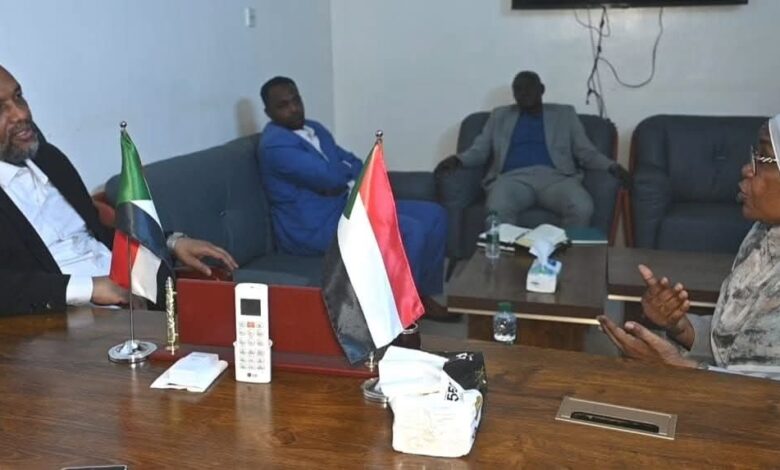 بحث وزير الصحة الدكتور هيثم محمد إبراهيم مع مفوض العون الإنساني الأستاذة سلوى آدم بنية الترتيبات والتنسيق المشترك لتنظيم العمل الإنساني