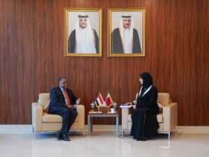 بحث سفير السودان لدى دولة قطر، السفير بدر الدين عبد الله، مع وزيرة التربية والتعليم والتعليم العالي القطرية لولوة بنت راشد الخاطر