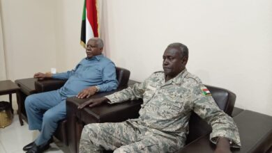 بحث المدير العام لجهاز المخابرات العامة، الفريق أول أمن أحمد إبراهيم مفضل، مع والي ولاية الخرطوم الأستاذ أحمد عثمان حمزة، عدداً من القضايا الأمنية والتنموية