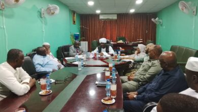 في إطار الجهود الرامية إلى كبح جماح الأسعار وتخفيف الأعباء المعيشية عن المواطنين، عقدت اللجنة الاقتصادية بولاية الخرطوم