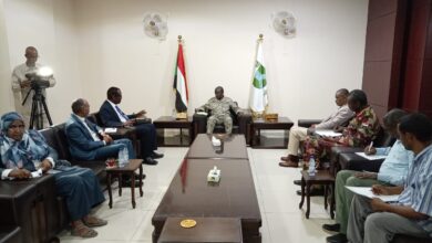 دعا والي الخرطوم أكاديمية الدراسات الاستراتيجية والأمنية إلى تبني برامج لتدريب الشباب ومعالجة آثار الحرب، وتفعيل الشراكات في مجالات التدريب وبناء القدرات وإعادة الإعمار المجتمعي