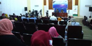أعلن وزير الصحة عودة 75% من المؤسسات العلاجية والطبية الأساسية في السودان، وكشف عن قرب تدشين "استراتيجية الأمل" بدعم من منظمة الصحة العالمية لاستكمال إعادة بناء القطاع الصحي وتحقيق العدالة الصحية.