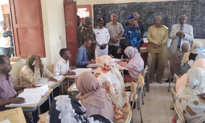 المدير التنفيذي لمحلية بحري يتفقد مراكز تصحيح امتحانات الشهادة الثانوية برفقة لجنة الأمن، ويؤكد توفير البيئة المناسبة لضمان سير أعمال التصحيح.