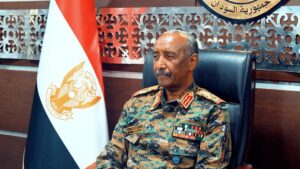 عقد مجلس الأمن والدفاع برئاسة الفريق أول عبد الفتاح البرهان اجتماعه الدوري، وهنأ القوات المسلحة بانتصاراتها في محاور العمليات، وأكد ثبات موقف السودان