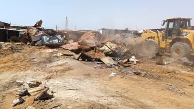 محلية أمبدة تنفذ حملة كبرى لإزالة المخالفات والتشوهات البصرية بسوق كرور، ضمن جهود تنظيم الأسواق، وإزالة التعديات، وتحسين المظهر الحضري بالمحلية