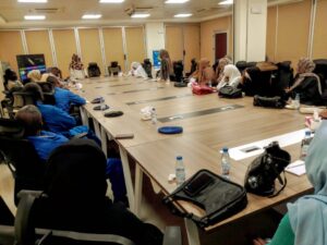 أكد وزير التنمية الاجتماعية بولاية الخرطوم صديق حسن فريني أن الرعاية الأسرية البديلة تمثل الخيار الأمثل للأطفال فاقدي الرعاية الوالدية، داعياً إلى التحول من الإيواء المؤسسي إلى الرعاية الأسرية.