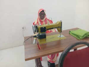 بحضور وزير الشباب والرياضة بولاية الخرطوم، افتُتح مشغل القوز الشامل لإنتاج الزي المدرسي والملبوسات، في خطوة تستهدف توطين صناعة الملابس وتمكين المرأة ودعم الإنتاج المحلي.