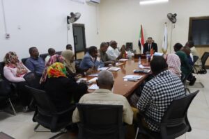مجلس المدير العام بوزارة الصحة بولاية الخرطوم يناقش تقرير الإيرادات ويؤكد الإسراع في إعادة تشغيل مستشفيات الشعب وإبراهيم مالك والعيون والصداقة لتعزيز الخدمات الصحية.