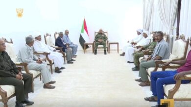 التقى عضو مجلس السيادة الفريق مهندس إبراهيم جابر بوفد لجنة الإسناد المدني بمحلية سنجة، مشيدًا بجهود اللجنة في دعم المحلية