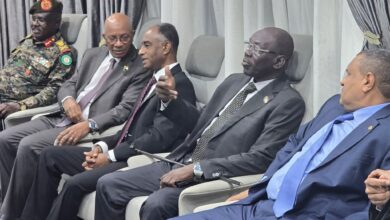 وزير الدفاع الفريق حسن كبرون يتوجه إلى جوبا على رأس وفد سوداني لتعزيز التعاون والتنسيق الأمني والسياسي بين السودان وجنوب السودان.