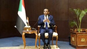 رئيس الوزراء كامل إدريس يلتقي وفد سفراء الاتحاد الأفريقي ويستعرض تطورات الأزمة السودانية، مؤكداً قرب انطلاق الحوار السوداني وصولاً إلى انتخابات حرة ونزيهة.