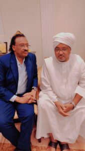 حوار صحفي مع الدكتور أحمد الأموي، رئيس لجنة تسيير الجالية السودانية بجدة، حول خطة اللجنة لخدمة السودانيين، ودورها في دعم المواطنين بالتزامن مع قرب افتتاح القنصلية السودانية الجديدة بجدة