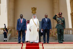 البرهان يتسلم أوراق اعتماد السفير السعودي الجديد لدى السودان زيد الحربي، ويؤكد السفير حرص المملكة على تعزيز العلاقات والتعاون المشترك بين البلدين.
