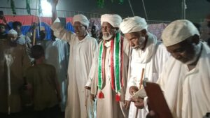 شارك والي الخرطوم أحمد عثمان حمزة في احتفالات المولد النبوي الشريف بمحلية شرق النيل وسط حضور رسمي وشعبي وصوفي، مؤكداً أهمية التماسك والتكافل المجتمعي.