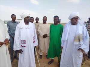 والي الخرطوم يتفقد منطقة ود حسونة بشرق النيل ويتعهد باستكمال خدمات الكهرباء والمياه والصحة والتعليم، مع تفقد آبار المياه والمركز الصحي