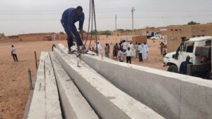 تدشين المرحلة الثانية من مشروع إنارة الفتوحات بمحلية كرري بإنزال 120 عموداً، لتعزيز الأمن وتحسين الخدمات والبيئة الحضرية بالمنطق