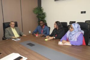 صحة الخرطوم تبحث مع منظمة رعاية الطفولة تأهيل مركز عزل أم درمان وتحويله إلى مركز دائم لتعزيز الاستجابة للطوارئ واستمرار الخدمات الصحية.