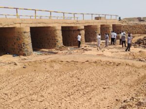 هيئة الطرق والجسور بولاية الخرطوم تعلن اكتمال 5 مزلقانات بطريق النيل الغربي في كرري، وتواصل صيانة جسر الدشيناب وتأهيل الطرق استعداداً لمخاطر السيول.