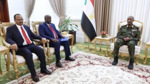 رئيس مجلس السيادة عبد الفتاح البرهان يلتقي وفد منظمة المؤتمر الدولي لإقليم البحيرات العظمى، الذي أكد أهمية السودان ودوره المحوري ودعم المنظمة لتحقيق السلام والاستقرار.