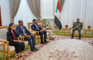 رئيس مجلس السيادة عبد الفتاح البرهان يلتقي مبعوثة الاتحاد الأوروبي للقرن الأفريقي آنيت ويبر، ويبحثان مستقبل المسار السياسي وتعزيز التواصل بين الجانبين