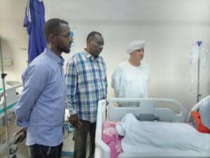 تفقد مدير عام وزارة الصحة بالخرطوم د. محمود البدري ثلاثة مصابين بمستشفى النو في كرري، واطلع على أوضاعهم الصحية والخدمات الطبية والعلاجي