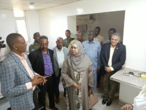 عضو مجلس السيادة نوارة أبو محمد ووالي الخرطوم يتفقدان مستشفيات بأم درمان، ويبحثان احتياجات التأهيل ودعم الخدمات الصحية بمستشفيي أبو سعد والمناطق الحارة.