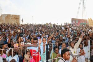البرهان يؤكد خلال تدشين مبادرة «ما نسيناكم» بالخرطوم رفض السودان الضغوط والابتزاز، ويشدد على مواصلة مواجهة التمرد ودعم القطاع الصحي.