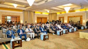 أكد وزير الموارد البشرية والرعاية الاجتماعية معتصم أحمد صالح أن بناء الإنسان وتأهيل الكوادر يمثلان أساس التعافي والإعمار في السودان، معلناً عن فرص تدريبية لنحو 500 من الكوادر السودانية ضمن الملتقى العربي بالخرطوم.