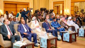 وزير الداخلية بابكر سمرة يؤكد أهمية الملتقى العربي لتنمية الموارد البشرية السودانية في رفع كفاءة الكوادر الوطنية ودعم جهود التعافي وإعادة إعمار السودان.