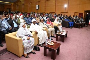 خالد الإعيسر يؤكد أن التعليم متاح لجميع أبناء السودان، مشدداً على عدم محاسبة الطلاب بجريرة ذويهم، وذلك خلال مؤتمر إعلان نتيجة القبول بمؤسسات التعليم العالي بالخرطوم.