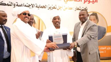 وزير الموارد البشرية يكشف عن تدخلات للزكاة تجاوزت 239 مليار جنيه استفاد منها 2.9 مليون مواطن، وإطلاق شراكة لتوفير 22 ألف مشروع صغير في 11 ولاية لمكافحة الفقر.