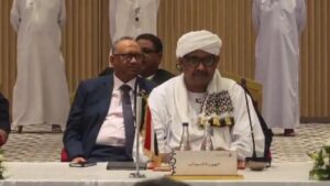 وزير الزراعة والري السوداني عصمت قرشي عبدالله يشارك في اجتماع المجلس الدولي للتمور بمسقط، لبحث استراتيجية 2026–2030 وتعزيز التعاون في إنتاج التمور وتصنيعها وتسويقها.