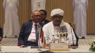 وزير الزراعة والري السوداني عصمت قرشي عبدالله يشارك في اجتماع المجلس الدولي للتمور بمسقط، لبحث استراتيجية 2026–2030 وتعزيز التعاون في إنتاج التمور وتصنيعها وتسويقها.