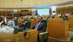 كامل إدريس يدعو قمة الكوميسا في هراري إلى دعم السودان في السلام وإعادة الإعمار، والقمة تعتمد توصيات بشأن الاستقرار السياسي والأمني ومعالجة المتأخرات المالية السودانية.
