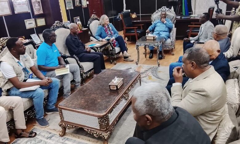 والي الجزيرة الطاهر إبراهيم الخير يبحث مع وفد اليونيسف دعم التعليم وتغذية الأطفال وتأهيل المدارس وشبكات المياه، معلناً الانتقال من الإغاثة إلى التنمية والإنتاج.
