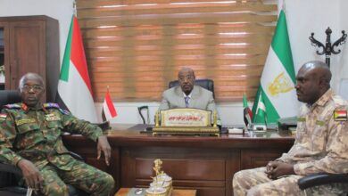 الأمين العام لوزارة الدفاع يلتقي لجنة الاستنفار والمقاومة الشعبية بشرق دارفور، ويبحث دعم القوات المسلحة وخطة الطريق إلى الضعين، مشدداً على نبذ خطاب الكراهية وتعزيز التماسك المجتمعي.