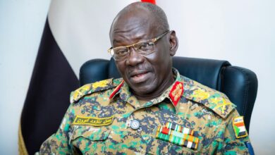 وزير الدفاع السوداني حسن داؤود كبرون يؤكد وجود اتفاقيات دفاعية إقليمية ودولية لحماية السودان، ويستعرض التعاون العسكري والتدريب والتصنيع الحربي وجهود إعادة الإعمار.