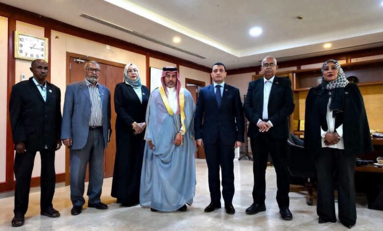 وزير الطاقة والنفط السوداني المعتصم إبراهيم يرحب برغبة شركة اتحاد المستقبل القطرية في الاستثمار بمجالات الطاقة الشمسية والرياح والبترول وتوريد الوقود بالسودان.