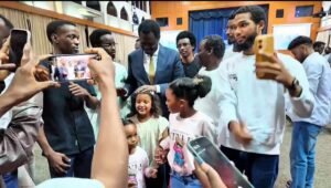 أكد مني أركو مناوي في كوالالمبور أن معركة السودان تتجاوز إنهاء الحرب إلى إعادة بناء الإنسان وترميم النسيج الاجتماعي، داعياً إلى حوار وطني شامل وسلام مستدام.