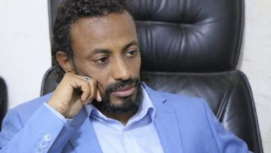 مقال رأي يسلط الضوء على استهداف محطات الكهرباء ومنشآت الوقود في السودان، والهجمات المنسوبة إلى مليشيا الدعم السريع، ومطالب السودانيين بتحرك دولي جاد لحماية البنية التحتية ومحاسبة المسؤولين.