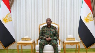 البرهان يلتقي السفراء السودانيين الجدد لدى كوريا الجنوبية ورواندا والأردن وأوغندا وإندونيسيا، ويوجه بتعزيز العلاقات الخارجية وتطوير التعاون بما يخدم المصالح المشتركة.
