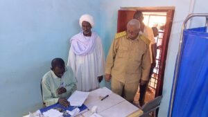 المدير التنفيذي لمحلية شرق النيل يتفقد الأوضاع الصحية بمنطقة ود الأمين، ويوجه بتسريع التقصي الوبائي وتوفير الأدوية وتعزيز الإجراءات الصحية الوقائية.