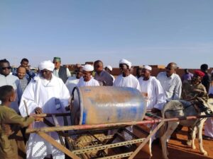 والي الخرطوم أحمد عثمان حمزة يتفقد منطقة ود الأمين بشرق النيل، ويوجه بترفيع المركز الصحي إلى مستشفى وتشكيل فريق طبي للتقصي عن الحالات المرضية ودعم خدمات المياه والكهربا
