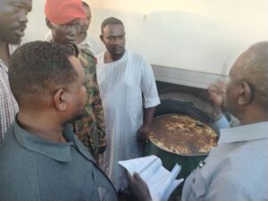 والي الخرطوم أحمد عثمان حمزة يتفقد محطات الوقود ويشدد على الالتزام بضوابط توزيع المشتقات البترولية وتأمين الجازولين للمخابز والمرافق الحيوية.