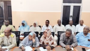 المدير التنفيذي لمحلية بحري يبحث أزمة الوقود ويوجه بتشديد الرقابة على التوزيع وتخصيص بصات إضافية لتخفيف ازدحام المواصلات العامة خلال ساعات الذروة.