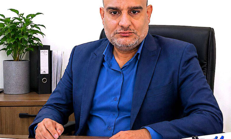 جراحة في جسد مشلول: خفض الدينار وتصدير الأزمة إلى جيوب الفقراء